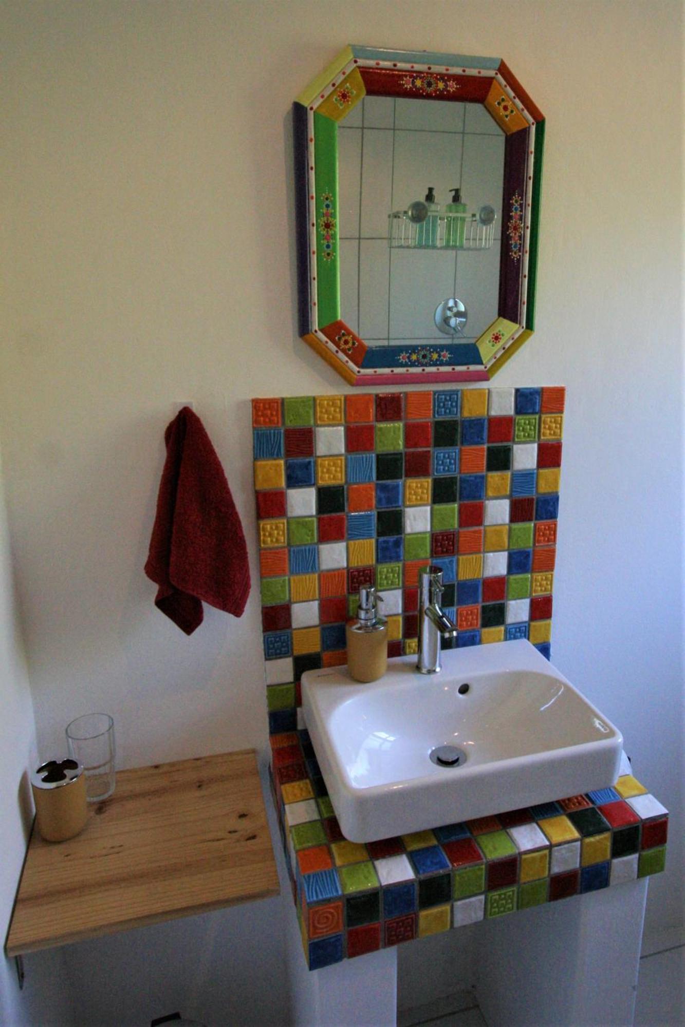 Colourful Bnb The Crags Bilik gambar
